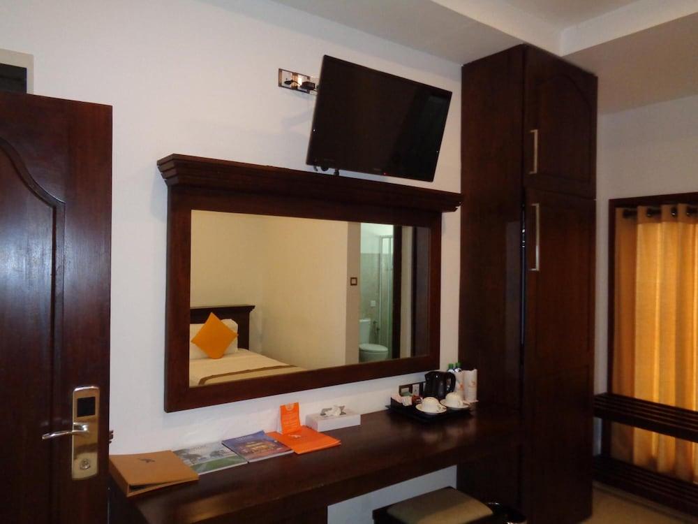 Rajarata Hotel Anuradhapura Exterior foto