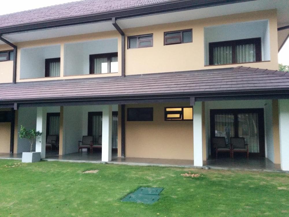 Rajarata Hotel Anuradhapura Exterior foto
