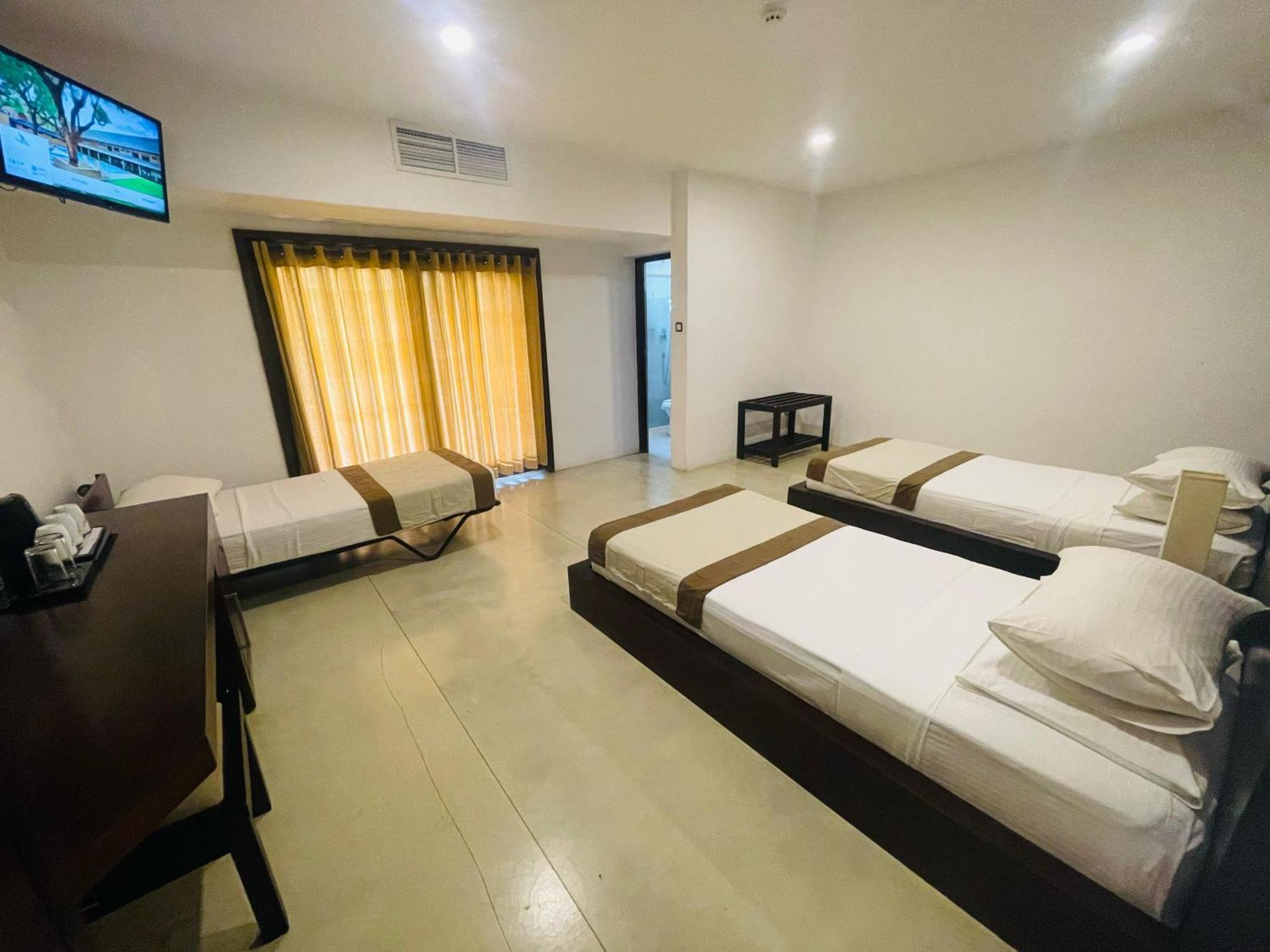 Rajarata Hotel Anuradhapura Exterior foto