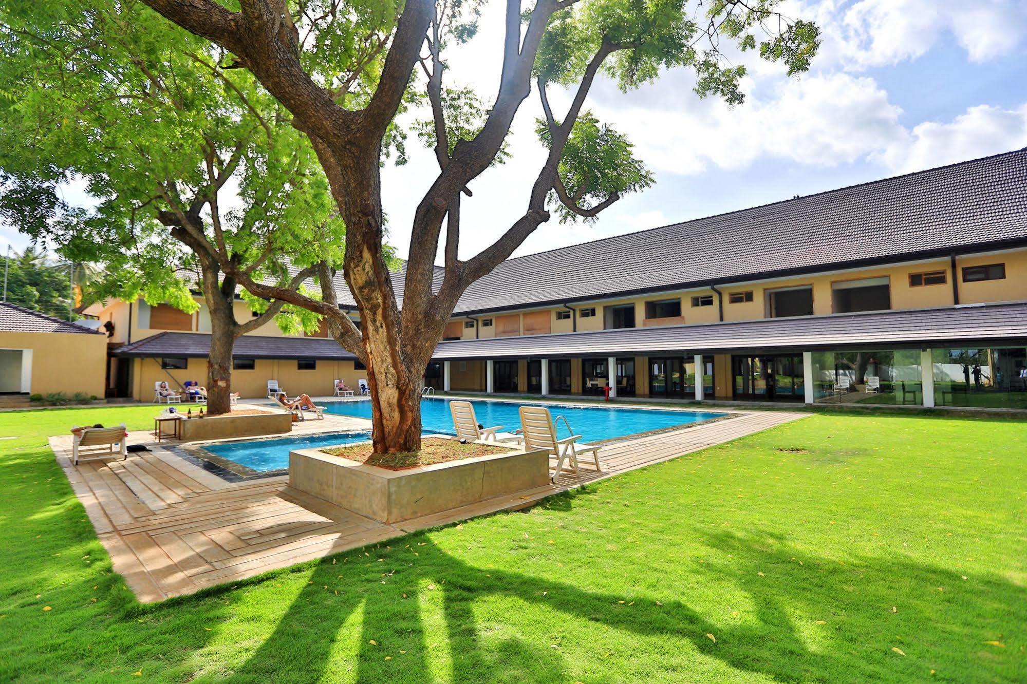 Rajarata Hotel Anuradhapura Exterior foto